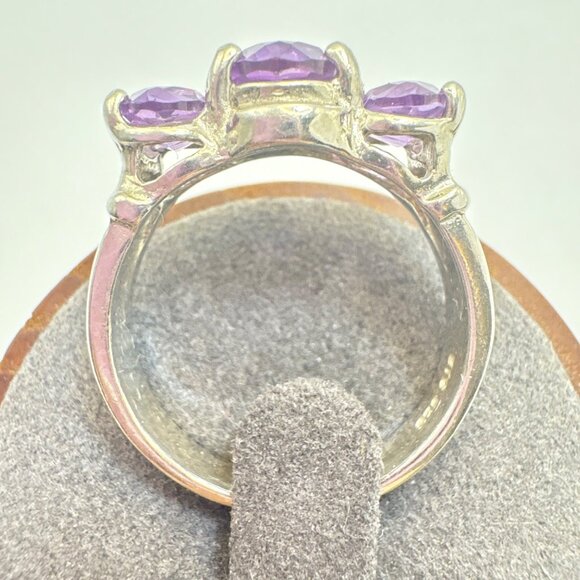 VTG Sterling Silver 925 Amethyst Three-Stone Prong Set Ring Size 8.5 Fit - Picture 6 of 10